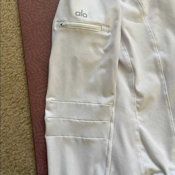 ALO Yoga Zip-Up Jacket, White, XS - Picture 4 of 4